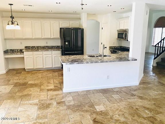 3rd image of 5051 E Holmes Ave