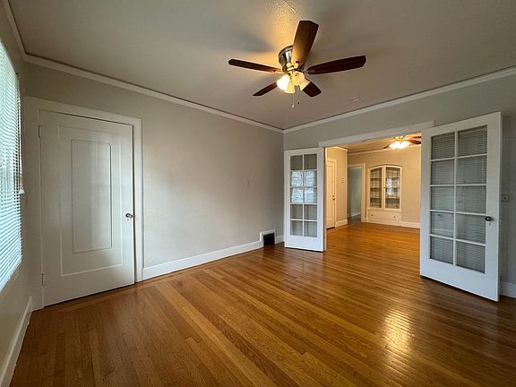4th image of 721 22nd St APT 3