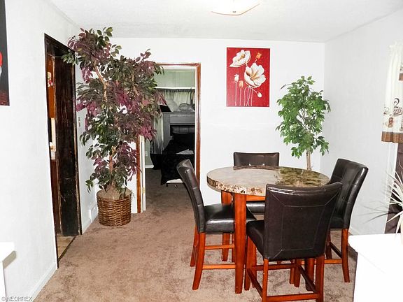 4th image of 1050 W 19th St