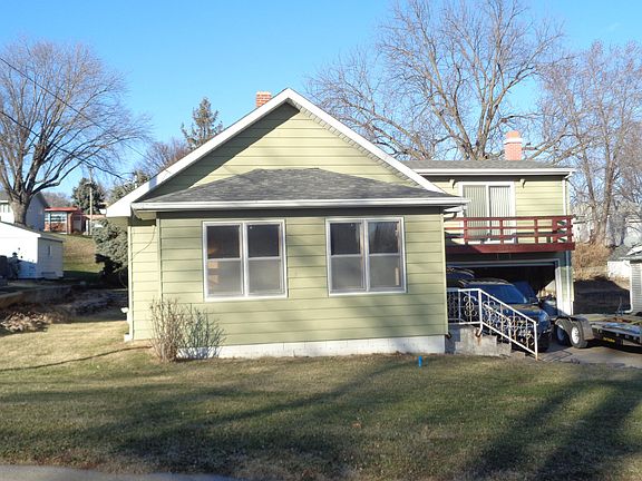 3rd image of 815 E Linn St