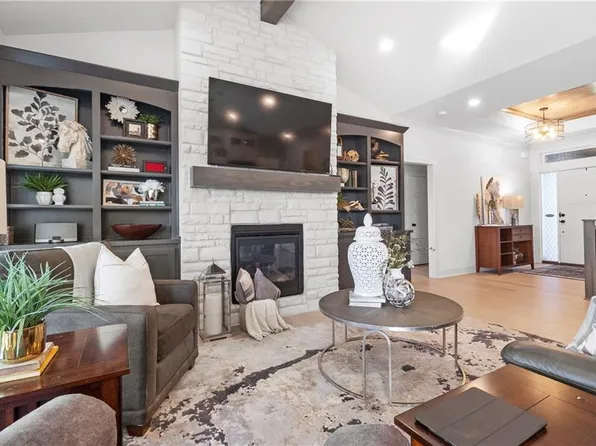 3208 SW Arboridge Dr, Lees Summit, MO 64082