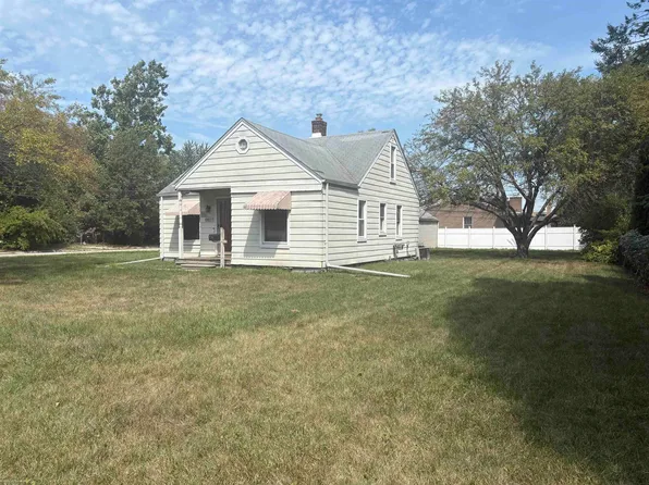 19027 Collinson Ave, Eastpointe, MI 48021