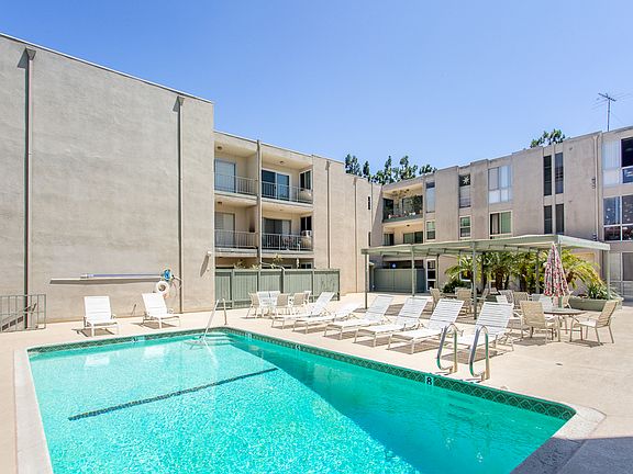 4th image of 5625 Windsor Way Unit 315
