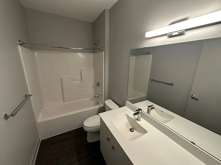 Luna Apartments — Photo 89
