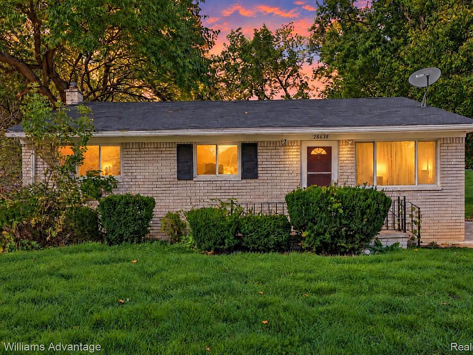 1st image of 28638 Fernwood St