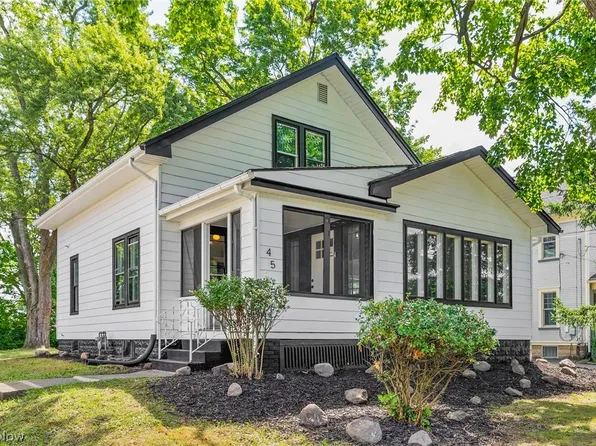 45 Summit Ave, Niles, OH 44446