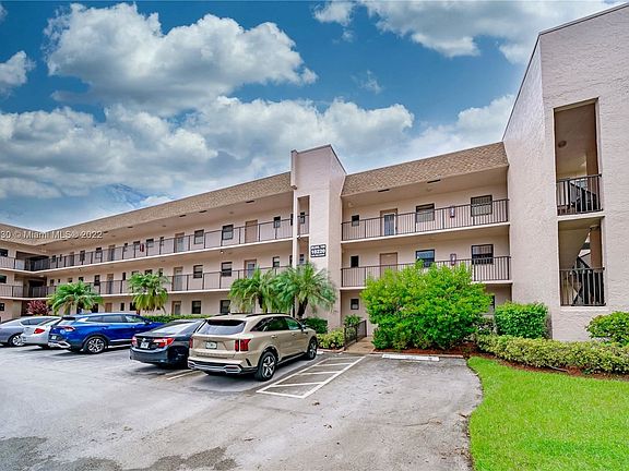 3rd image of 10220 NW 30th Ct APT 311