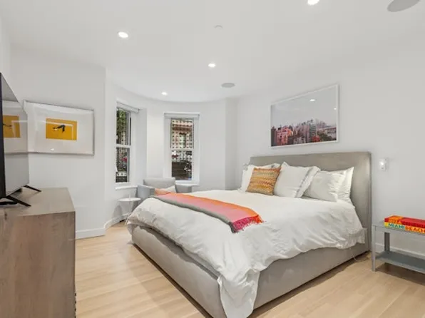 35 West 71st Street image 7 of 14