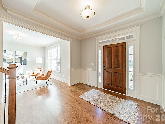 4th image of 217 Hillandale Dr