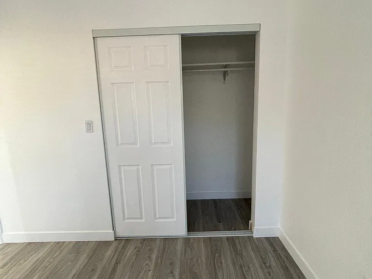 150 N Hicks Ave — Photo 12