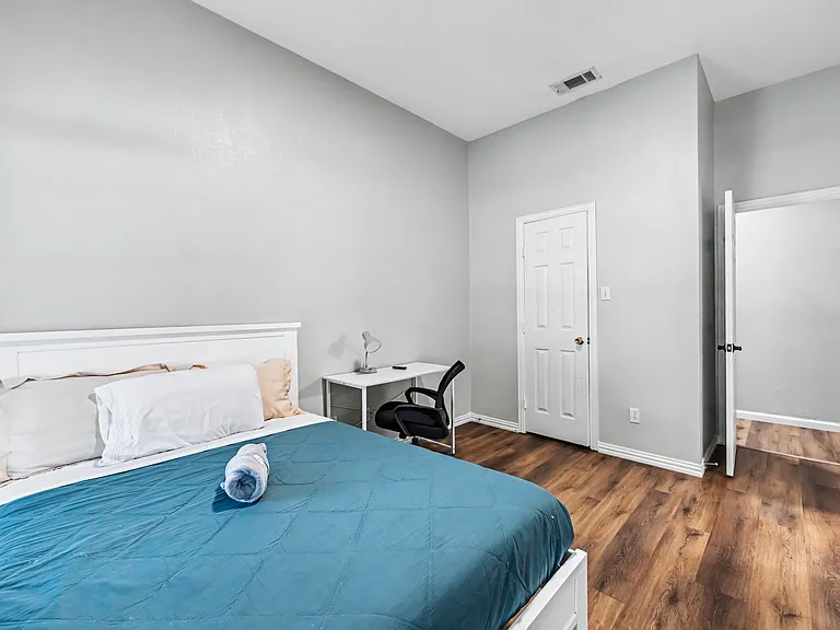 2451 Valley View Dr — Photo 37