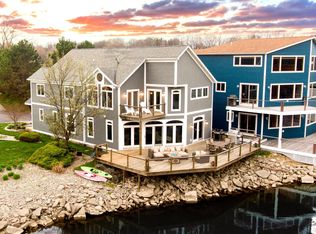 2299 Riverside Pointe Dr, SAINT JOSEPH, MI 49085