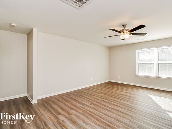 3rd image of 301 Stoney Run Dr