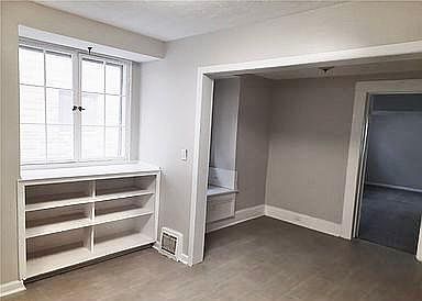 4th image of 2202 Tuxedo Ave #1