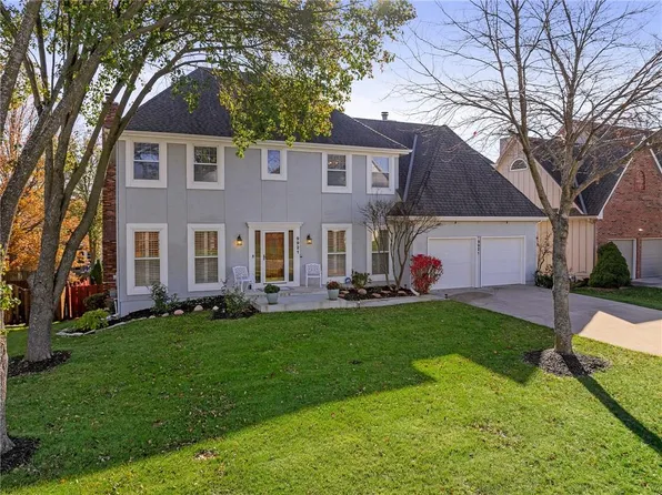 9921 W 125th Ter, Overland Park, KS 66213