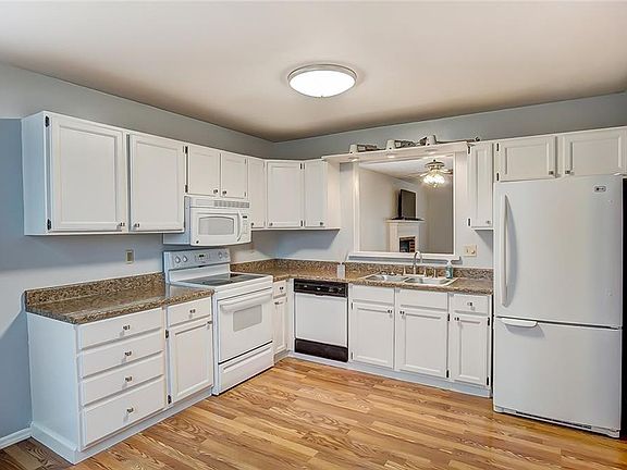 2nd image of 6417 Prairie Creek Ct