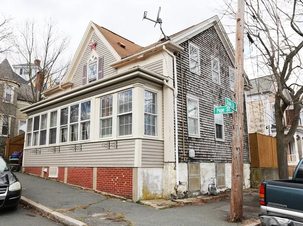 12 Pope St, New Bedford, MA 02740