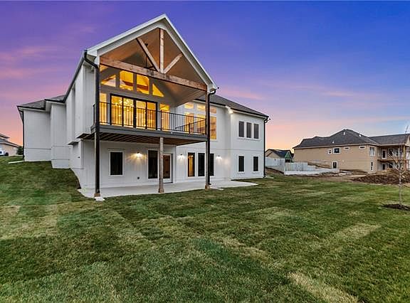 Enjoy the Privacy on this walk out lot