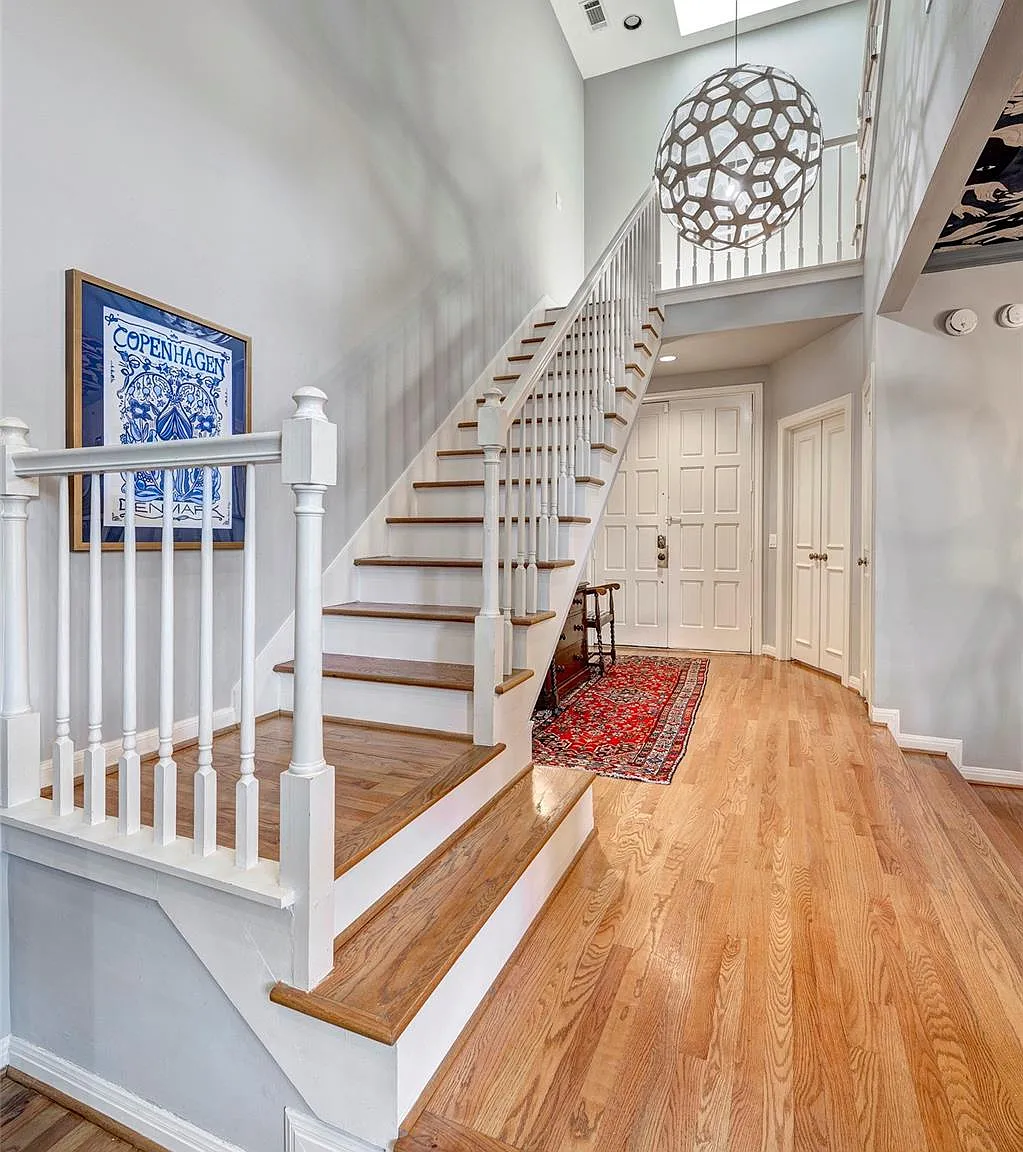 4 bed, 4.0 bath, 2614 sqft, $4,000 — Photo 4