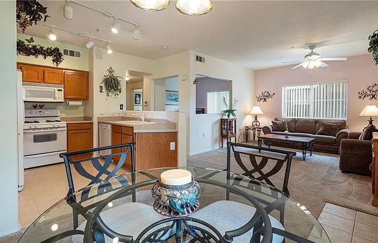 10245 S Maryland Pkwy #141 — Photo 4
