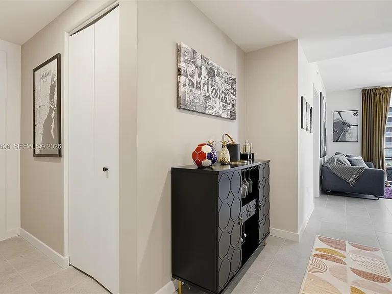 121 NE 5th St #1712 — Photo 58
