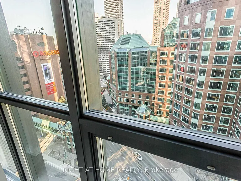 110 Charles St E #1702 — Photo 15