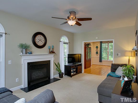 5th image of 4403 Sun Valley Dr
