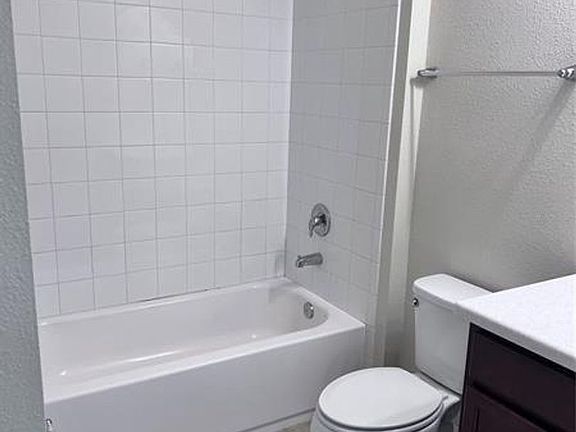 4th image of 9072 Yonath St