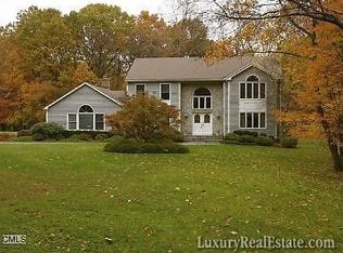 306 Cedar Ln, New Canaan, CT 06840