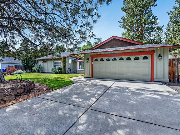 3rd image of 60947 Garnet St