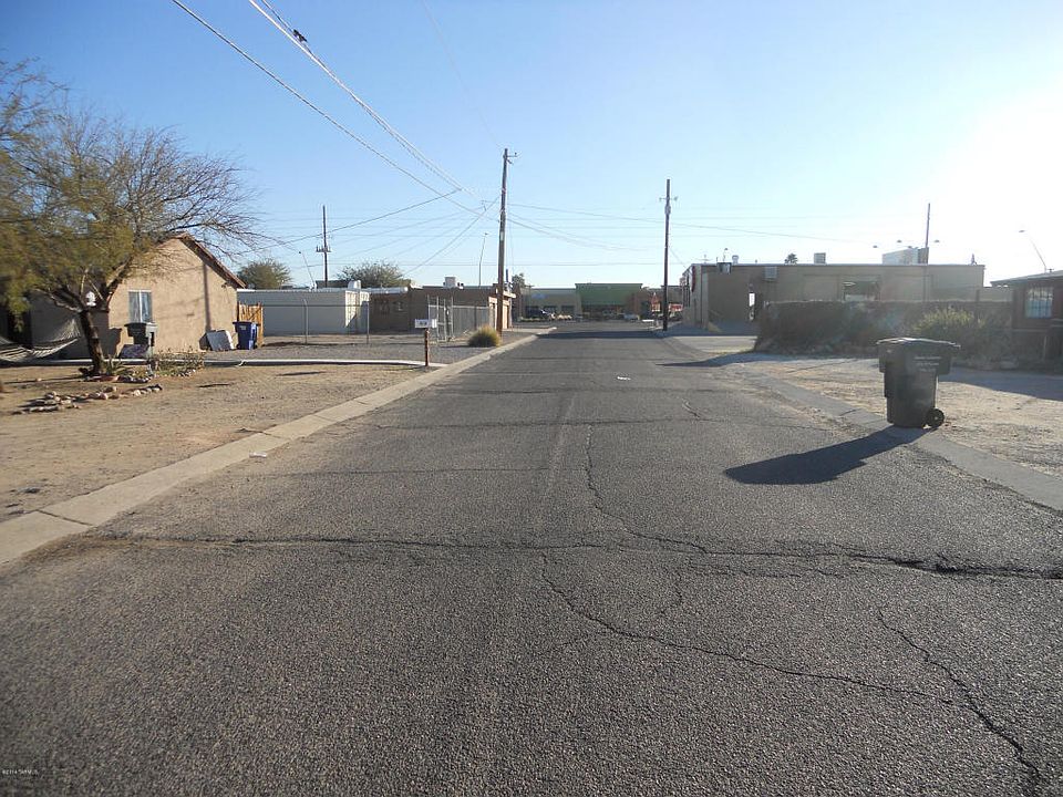 2nd image of 424 W Pelaar Dr