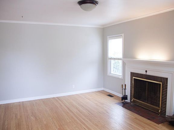 Lots of windows and natural light, hardwood floors