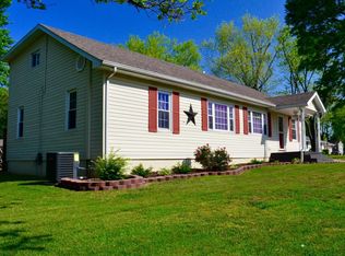 16610 E Fairfield Rd, Mount Vernon, IL 62864