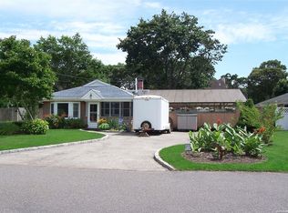 70 Bedford Ave, Mastic, NY 11950