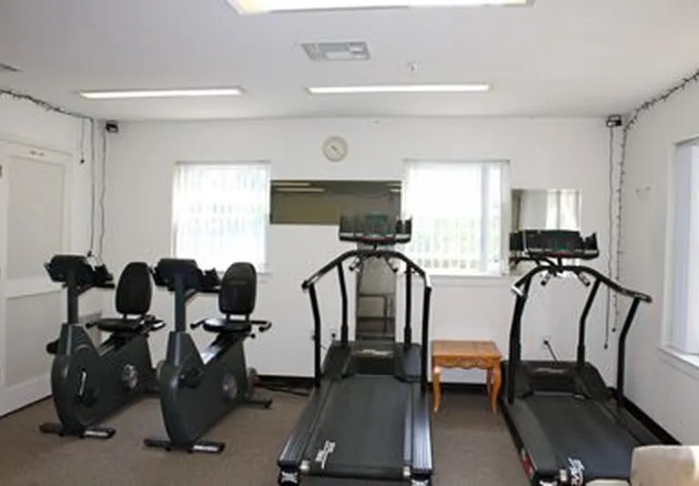 Vail Manor - 55+ — Photo 4