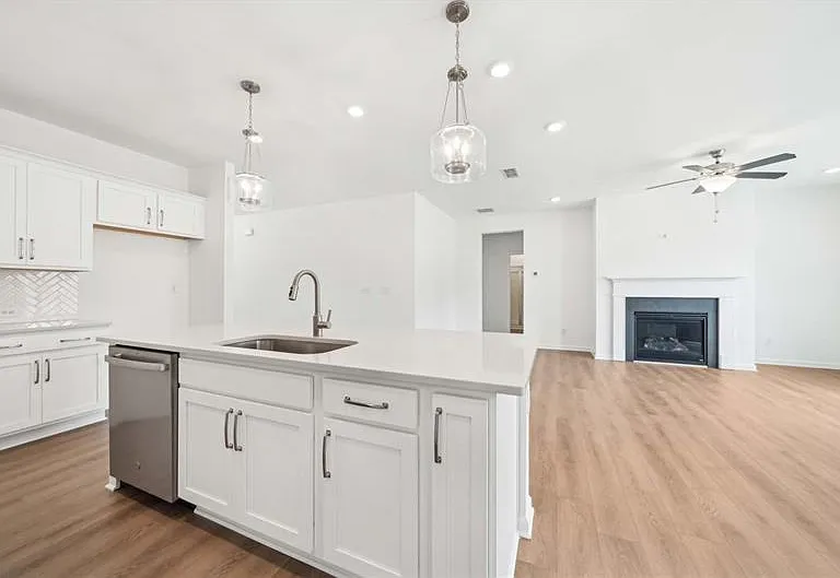 320 Silverleaf Trl — Photo 33