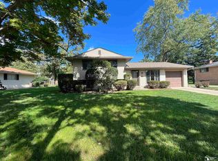 7236 Colonial Dr, Lambertville, MI 48144