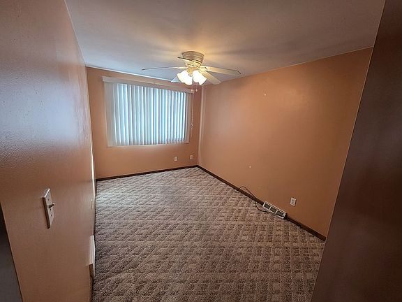 4th image of 73 Hillwood Dr