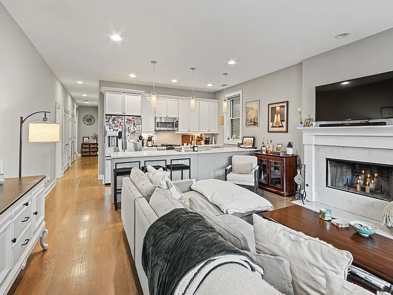1513 W Diversey Pkwy #1517-2W — Photo 3