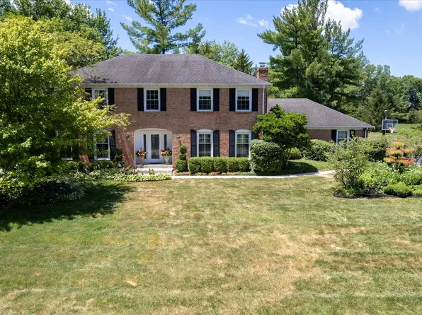 640 Sugarbush Dr, Zionsville, IN 46077