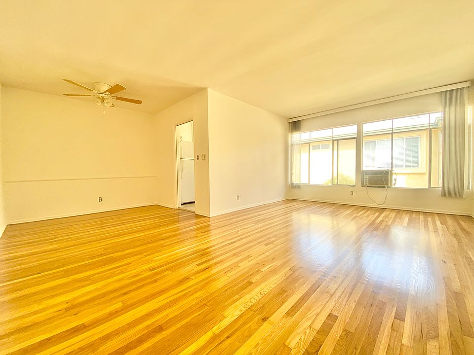 1st image of 1058 S Wooster St #6