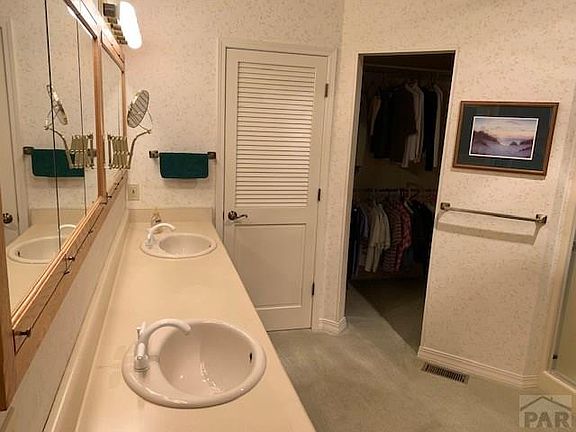 4th image of 1204 Bluestem Blvd