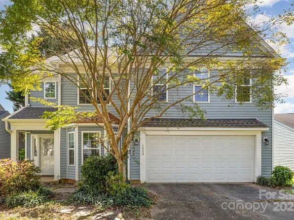 1523 Hollow Maple Dr, Charlotte, NC 28216
