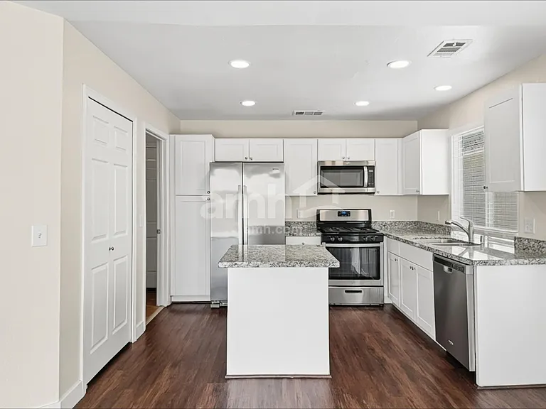 6130 Peach Blossom Ln — Photo 4