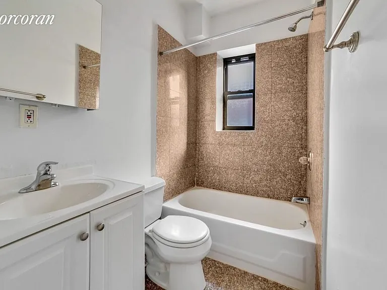 234 E 50th St #2C — Photo 5