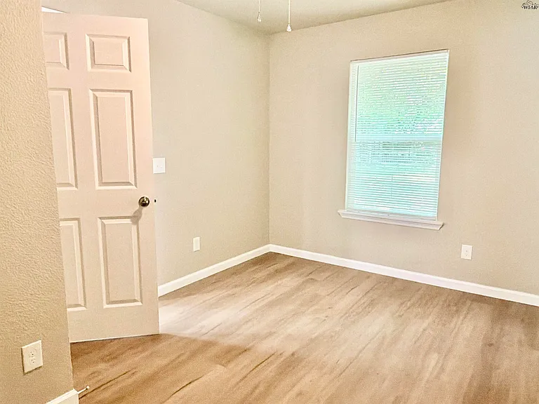 20 Sue Ln — Photo 12