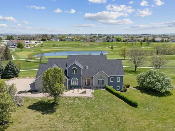 2248 Clover Ln, Dubuque, IA 52002