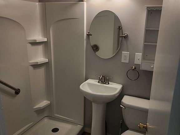 4th image of 102 N Bachus St #102