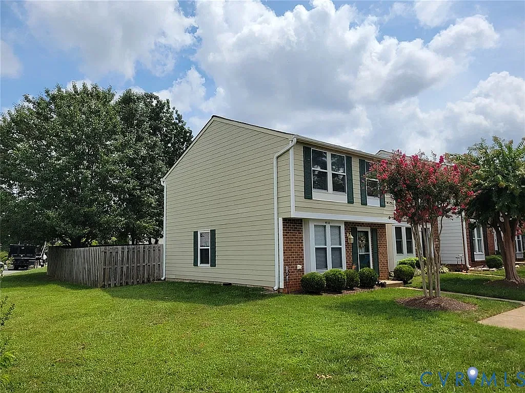 2 bed, 1160 sqft, $1,950 — Photo 1