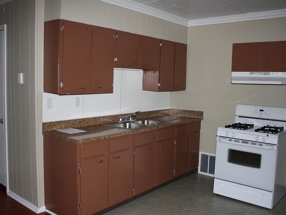 2nd image of 125 Henrietta St APT 17